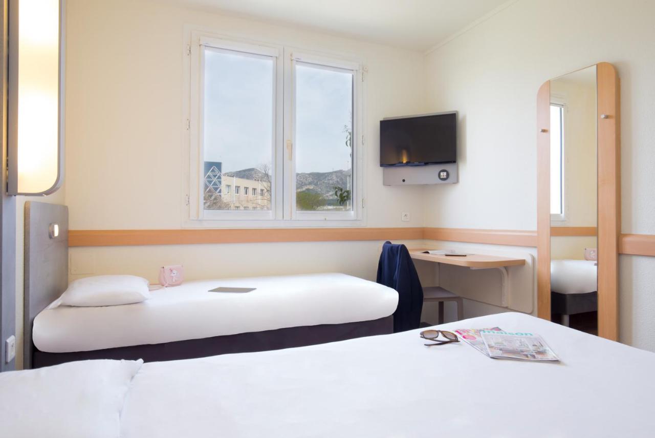 ibis budget Aubagne Paluds Agora Bagian luar foto