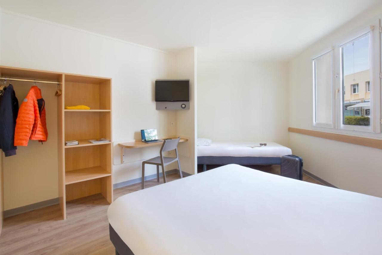 ibis budget Aubagne Paluds Agora Bagian luar foto
