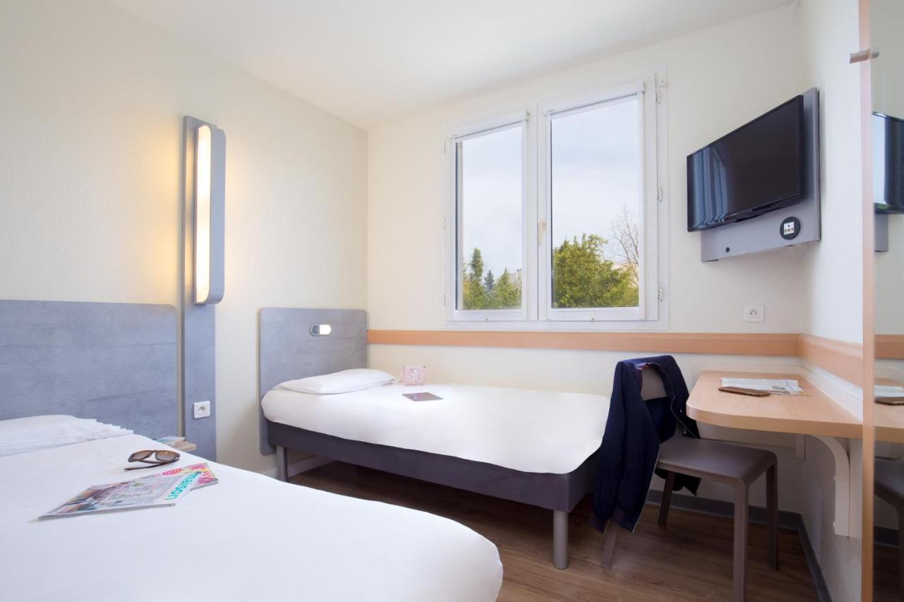 ibis budget Aubagne Paluds Agora Bagian luar foto
