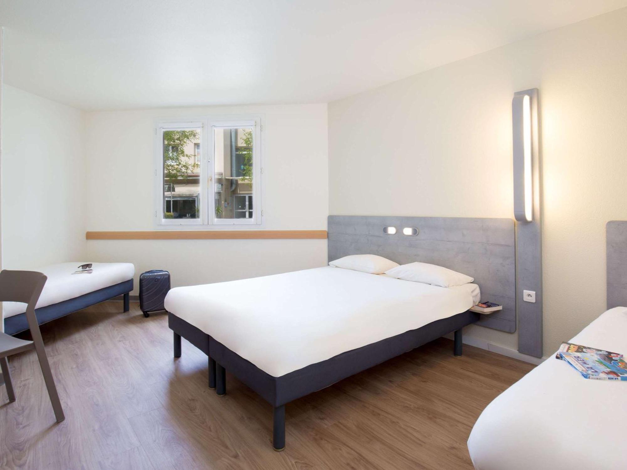 ibis budget Aubagne Paluds Agora Bagian luar foto