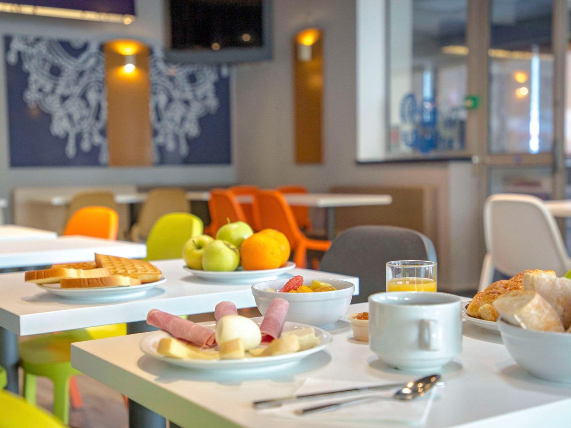 ibis budget Aubagne Paluds Agora Bagian luar foto