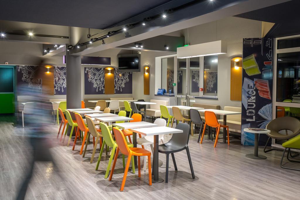 ibis budget Aubagne Paluds Agora Bagian luar foto