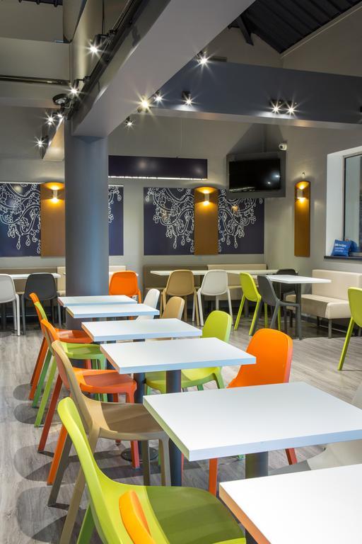 ibis budget Aubagne Paluds Agora Bagian luar foto