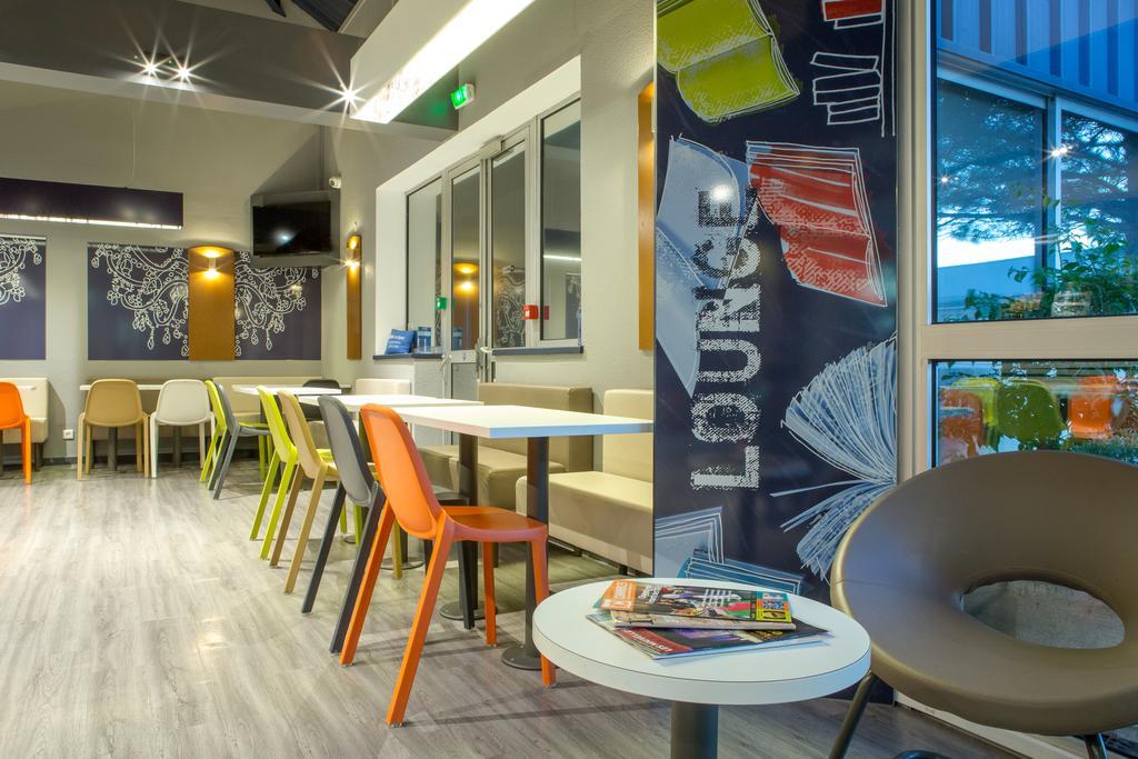 ibis budget Aubagne Paluds Agora Bagian luar foto