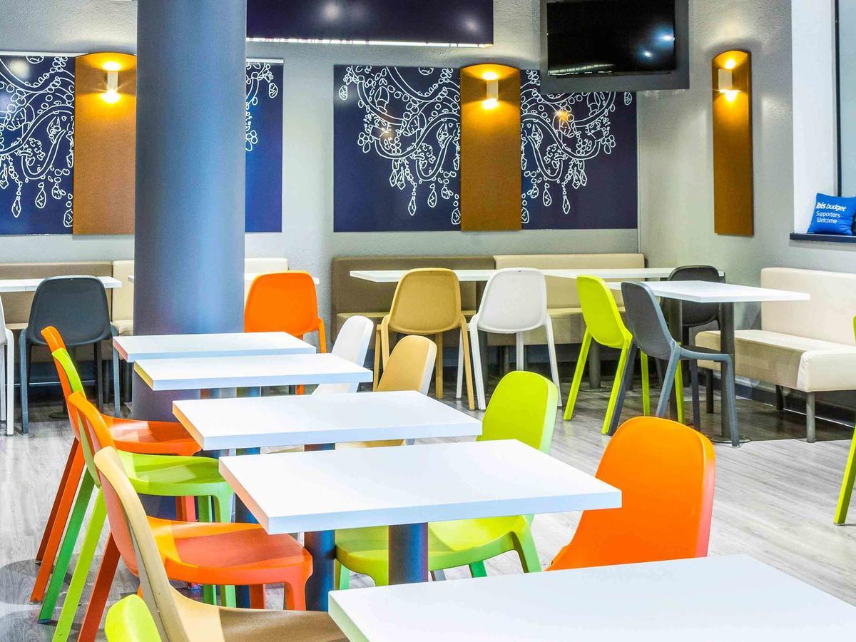 ibis budget Aubagne Paluds Agora Bagian luar foto