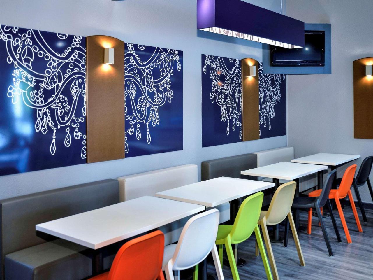 ibis budget Aubagne Paluds Agora Bagian luar foto